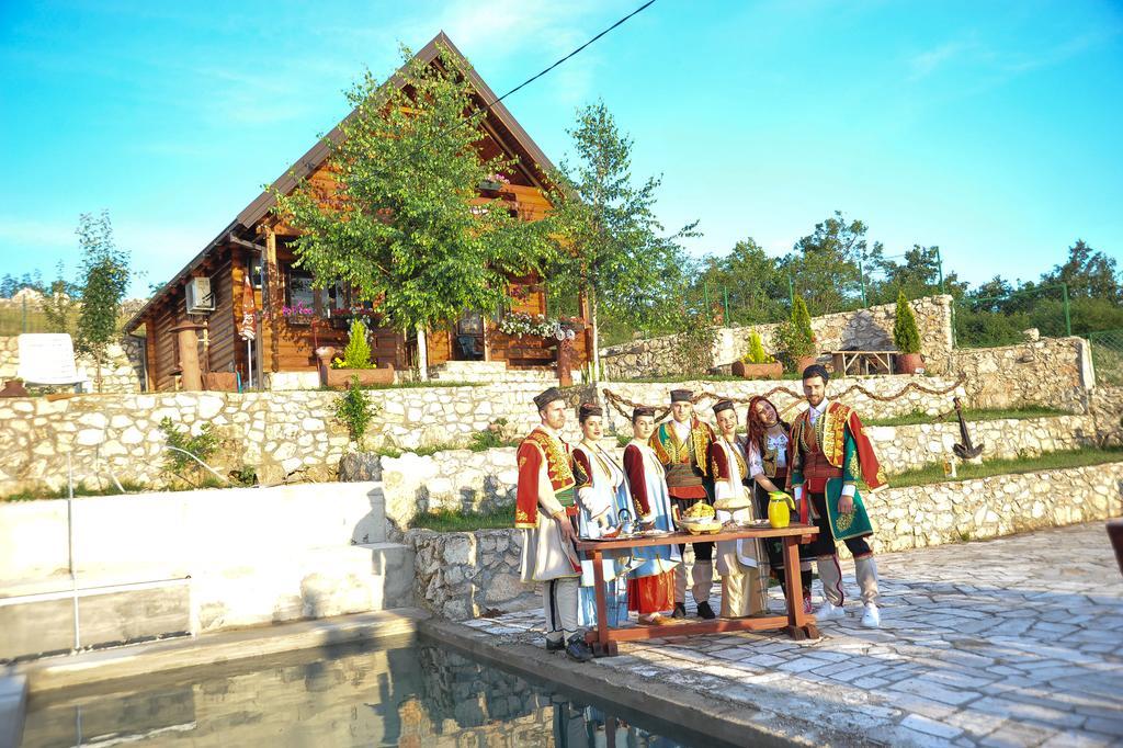 Holiday Home Zoric Nikšić Exteriör bild